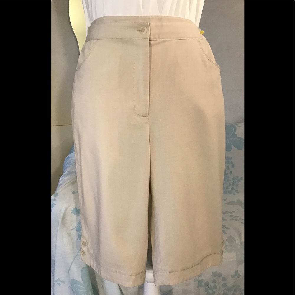 Soft & fresh bermuda pants with pockets. S